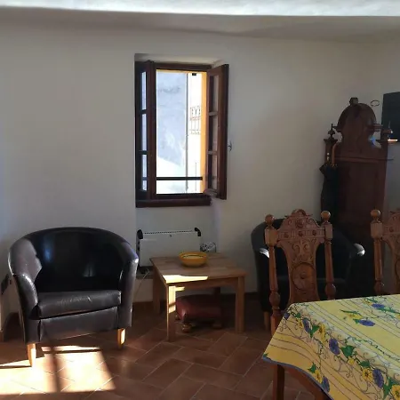 Casa Con Splendida Vista Sul Lago Di Como, Con Patio E Balconi *