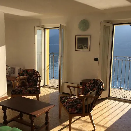 Casa Con Splendida Vista Sul Lago Di Como, Con Patio E Balconi
