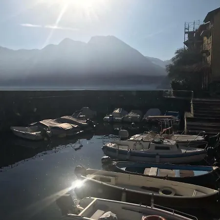 Lejlighed Casa Con Splendida Vista Sul Lago Di Como, Con Patio E Balconi *